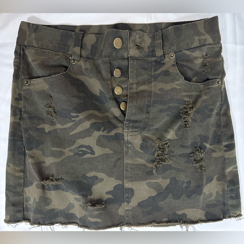 Olivacious army green distressed camo fashion skirt